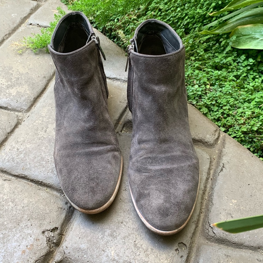 SAM EDELMAN Petty 2 Grey Suede Bootie Side Zip 38